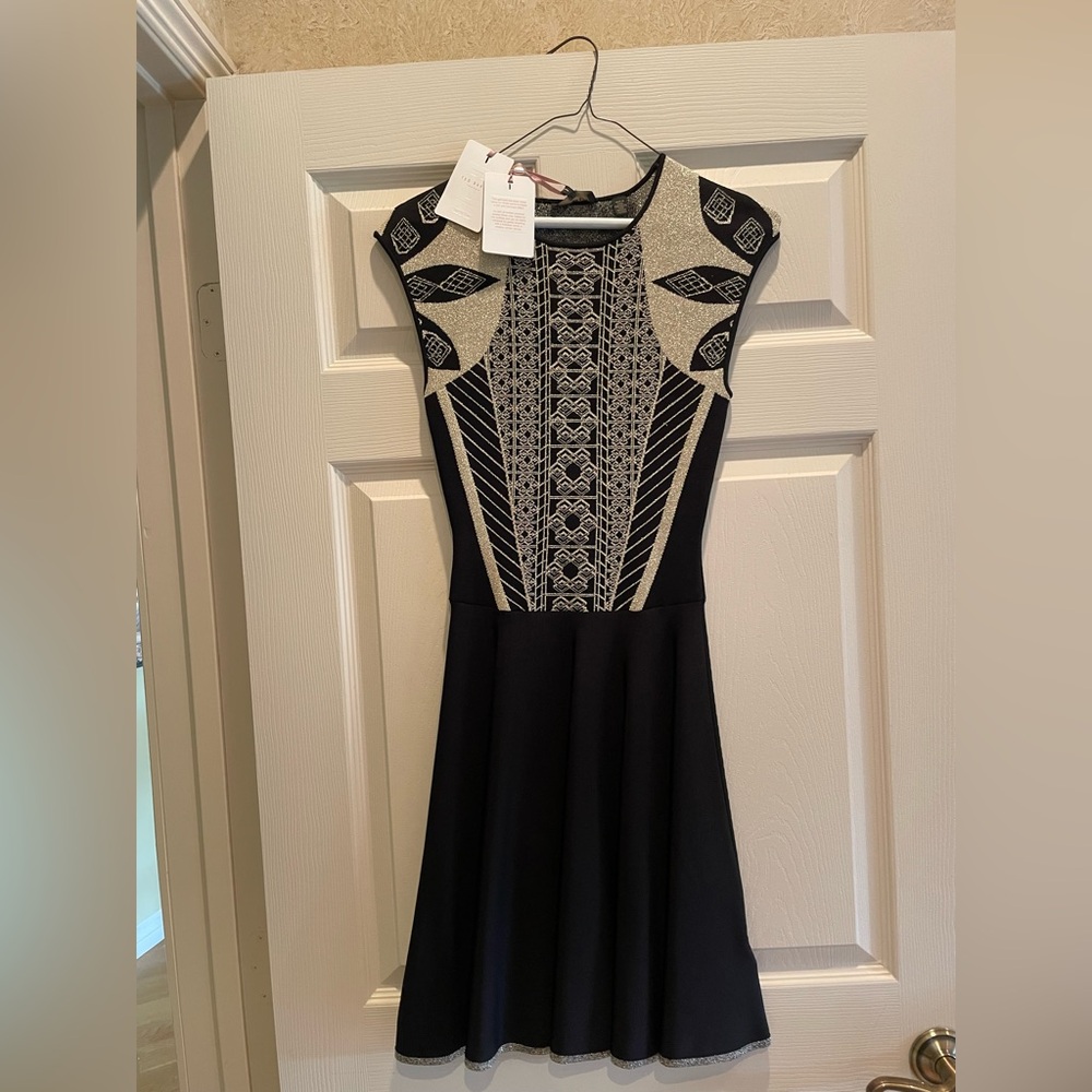 Ted Baker stretchy dress gold and black size 1